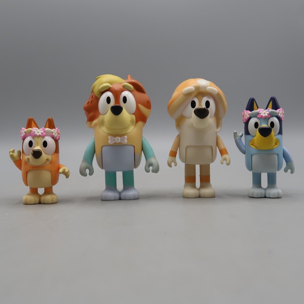 Bluey Family & Friends Figure Uncle Rad & Aunt Frisky  Wedding Time Toy Lot